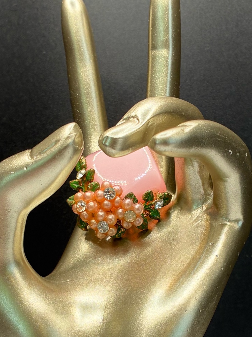 Vintage Resin Pink Floral Cluster Clip-On Earrings - Picture 14 of 15